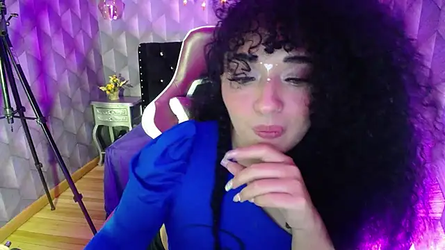 Snapshot of Sofiacowperx chatting on 02/16/25, 02:42 Sofiacowperx online show from 02/16/25, 02:42