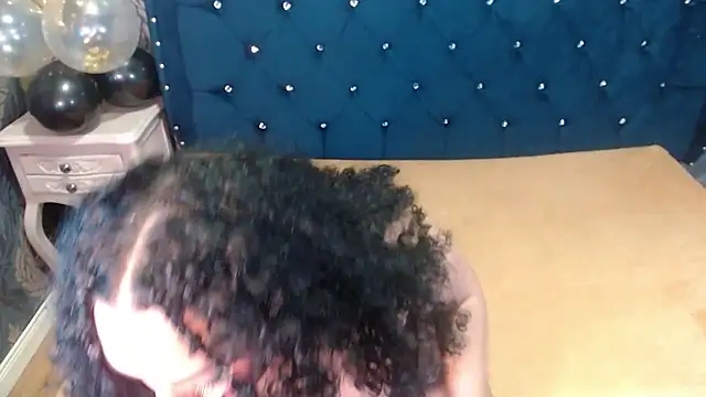 Sofiacowperx online show from 04/18/26, 07:58