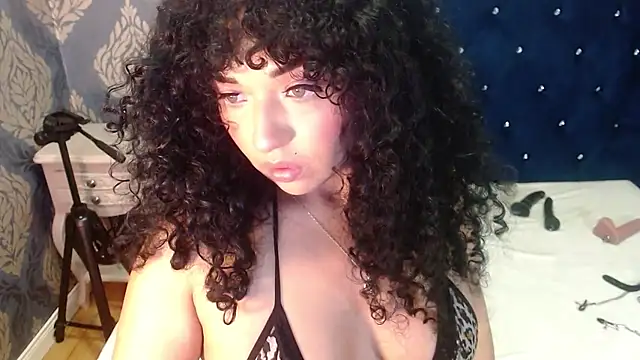 Snapshot of Sofiacowperx chatting on 05/21/26, 01:29 Sofiacowperx online show from 05/21/26, 01:29