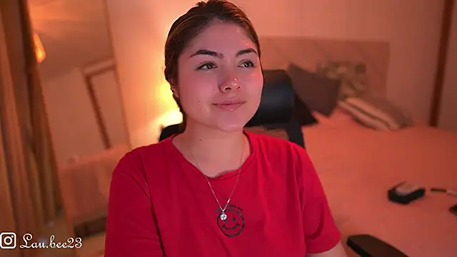 Lau Bee online show from 03/31/26, 08:20