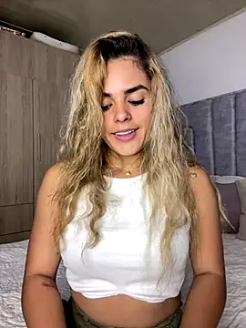 ZoeJohnsoon online show from 10/16/25, 04:30