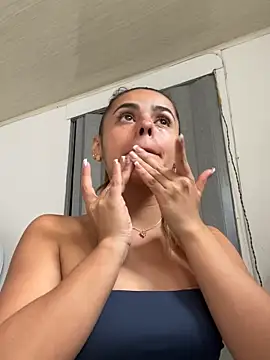 ZoeJohnsoon online show from 10/30/25, 04:30