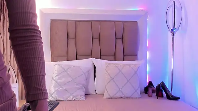 Clarisse28 online show from 11/27/25, 02:13