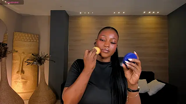 SavannahStorm online show from 11/20/25, 12:05