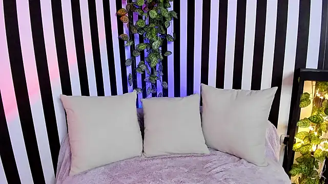 liz goth online show from 01/13/26, 02:44