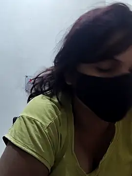 illay love online show from 12/14/25, 03:28