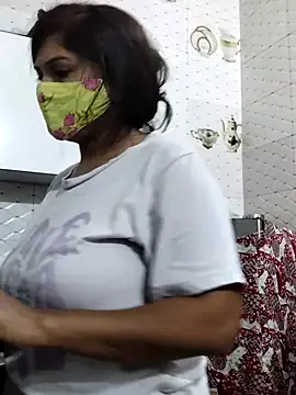 illay love online show from 12/15/25, 03:38