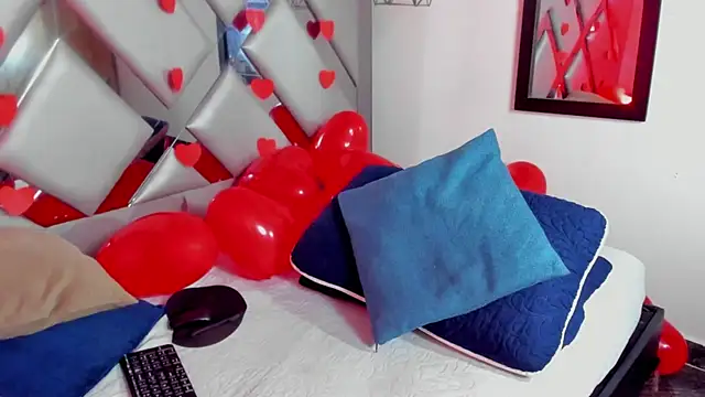 Nahomi-Hill online show from 02/13/25, 09:17