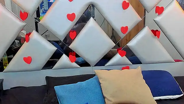 Nahomi-Hill online show from 02/16/25, 01:36