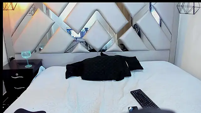 Nahomi-Hill online show from 11/07/25, 11:27