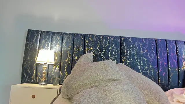 Sophia Lemos online show from 12/04/25, 01:31