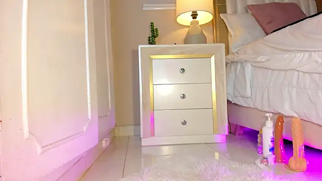 zoe sky  online show from 03/11/25, 05:46