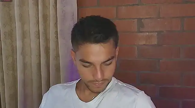 Snapshot of Leandro_valenzuela chatting on 02/03/25, 08:24 Leandro valenzuela online show from 02/03/25, 08:24