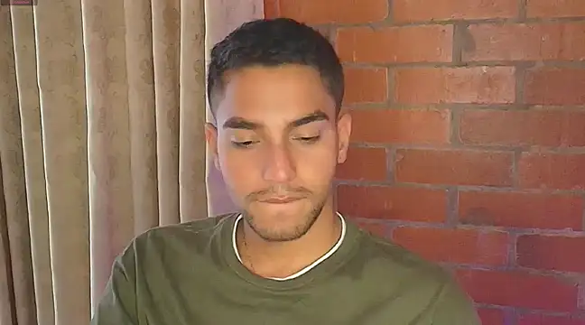 Snapshot of Leandro_valenzuela chatting on 02/04/25, 04:18 Leandro valenzuela online show from 02/04/25, 04:18