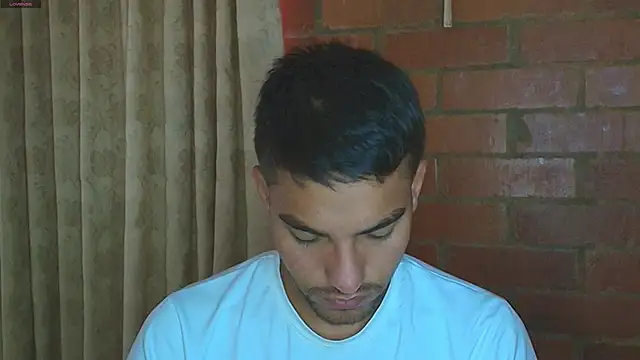 Snapshot of Leandro_valenzuela chatting on 02/05/25, 06:48 Leandro valenzuela online show from 02/05/25, 06:48