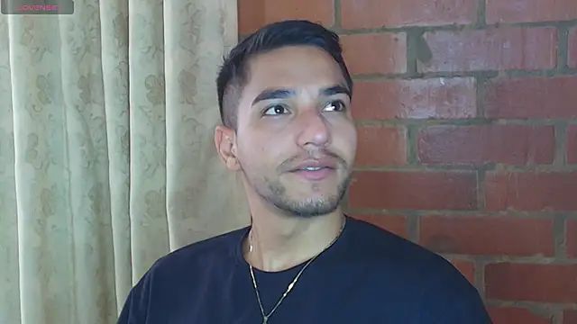 Snapshot of Leandro_valenzuela chatting on 02/10/25, 06:56 Leandro valenzuela online show from 02/10/25, 06:56