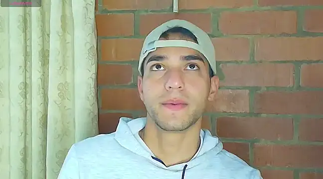 Snapshot of Leandro_valenzuela chatting on 02/20/25, 12:15 Leandro valenzuela online show from 02/20/25, 12:15