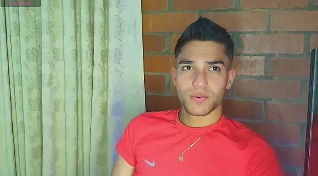 Snapshot of Leandro_valenzuela chatting on 02/20/25, 11:32 Leandro valenzuela online show from 02/20/25, 11:32