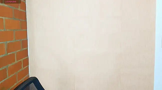 Snapshot of Leandro_valenzuela chatting on 02/28/25, 02:09 Leandro valenzuela online show from 02/28/25, 02:09