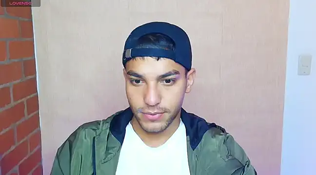 Snapshot of Leandro_valenzuela chatting on 03/03/25, 02:48 Leandro valenzuela online show from 03/03/25, 02:48