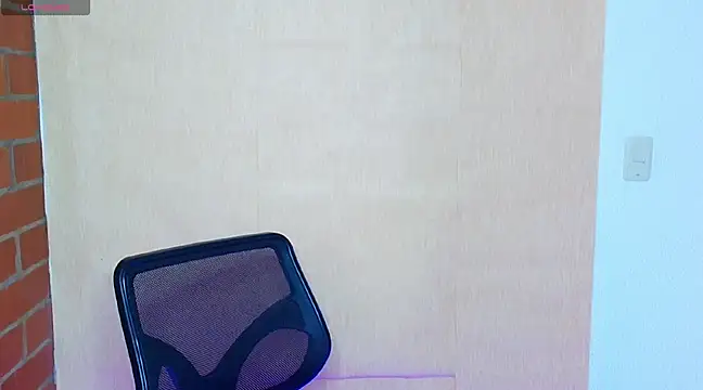 Snapshot of Leandro_valenzuela chatting on 03/03/25, 07:06 Leandro valenzuela online show from 03/03/25, 07:06