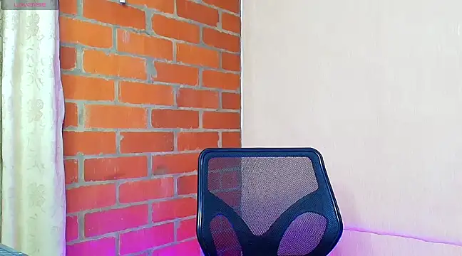 Snapshot of Leandro_valenzuela chatting on 03/06/25, 10:36 Leandro valenzuela online show from 03/06/25, 10:36