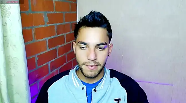 Snapshot of Leandro_valenzuela chatting on 03/13/25, 12:37 Leandro valenzuela online show from 03/13/25, 12:37