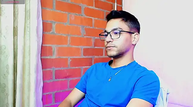 Snapshot of Leandro_valenzuela chatting on 03/18/25, 05:31 Leandro valenzuela online show from 03/18/25, 05:31