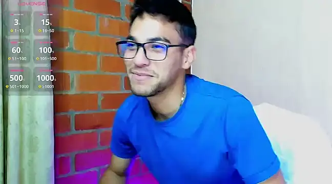 Snapshot of Leandro_valenzuela chatting on 03/18/25, 11:42 Leandro valenzuela online show from 03/18/25, 11:42