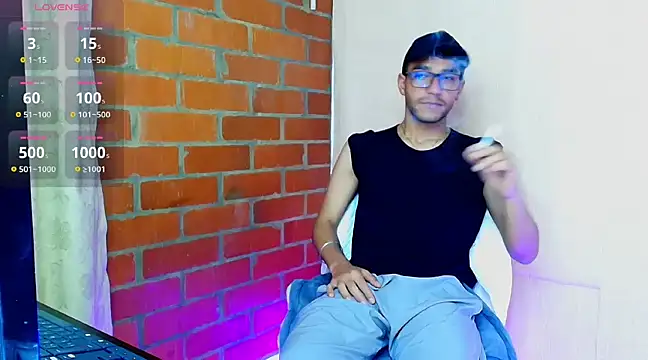 Snapshot of Leandro_valenzuela chatting on 03/19/25, 02:48 Leandro valenzuela online show from 03/19/25, 02:48