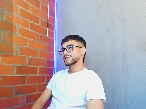 Snapshot of Leandro_valenzuela chatting on 09/11/25, 08:53 Leandro valenzuela online show from 09/11/25, 08:53