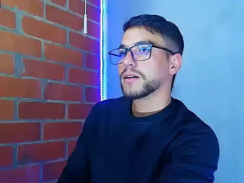 Snapshot of Leandro_valenzuela chatting on 09/15/25, 09:59 Leandro valenzuela online show from 09/15/25, 09:59