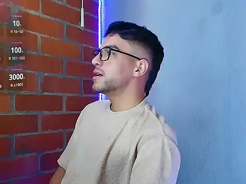 Snapshot of Leandro_valenzuela chatting on 09/18/25, 09:39 Leandro valenzuela online show from 09/18/25, 09:39