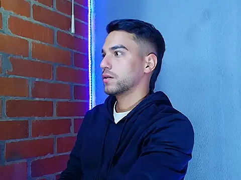 Snapshot of Leandro_valenzuela chatting on 09/21/25, 01:07 Leandro valenzuela online show from 09/21/25, 01:07