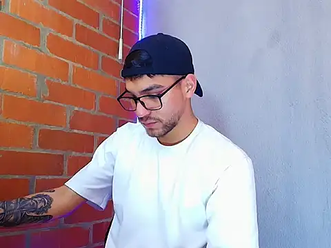 Snapshot of Leandro_valenzuela chatting on 09/29/25, 05:40 Leandro valenzuela online show from 09/29/25, 05:40