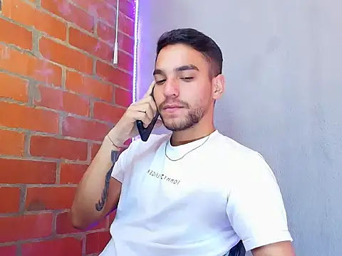 Snapshot of Leandro_valenzuela chatting on 10/02/25, 06:04 Leandro valenzuela online show from 10/02/25, 06:04