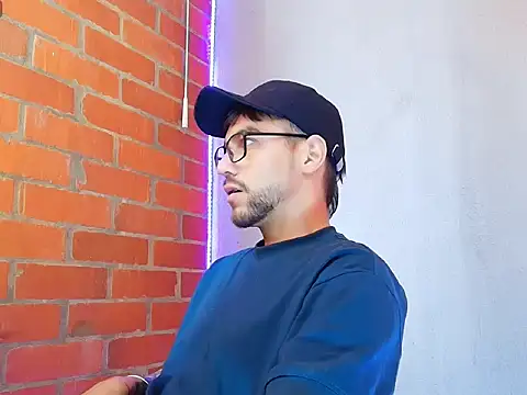 Snapshot of Leandro_valenzuela chatting on 10/06/25, 06:38 Leandro valenzuela online show from 10/06/25, 06:38