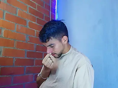 Snapshot of Leandro_valenzuela chatting on 10/07/25, 04:04 Leandro valenzuela online show from 10/07/25, 04:04