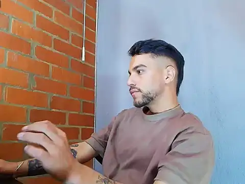 Snapshot of Leandro_valenzuela chatting on 10/10/25, 06:40 Leandro valenzuela online show from 10/10/25, 06:40