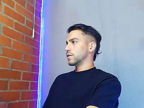 Snapshot of Leandro_valenzuela chatting on 10/15/25, 09:48 Leandro valenzuela online show from 10/15/25, 09:48