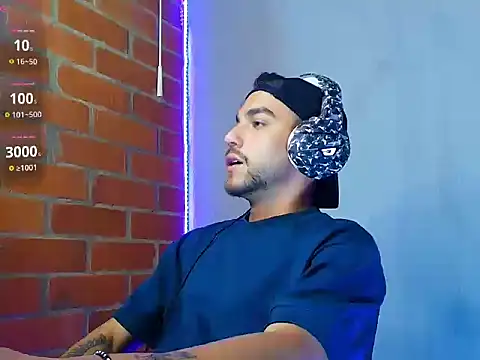 Snapshot of Leandro_valenzuela chatting on 10/25/25, 10:23 Leandro valenzuela online show from 10/25/25, 10:23