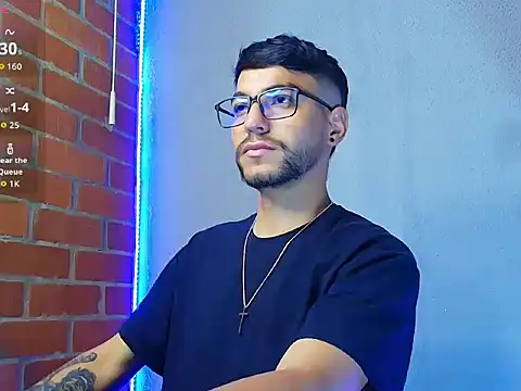 Snapshot of Leandro_valenzuela chatting on 10/29/25, 03:20 Leandro valenzuela online show from 10/29/25, 03:20