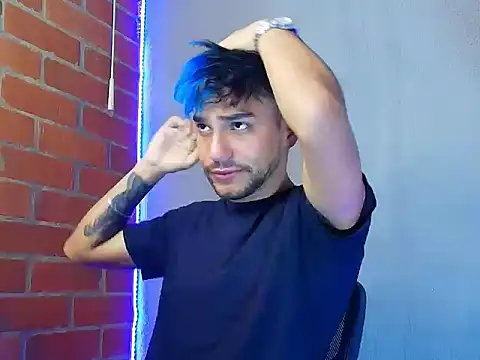 Snapshot of Leandro_valenzuela chatting on 11/08/25, 09:24 Leandro valenzuela online show from 11/08/25, 09:24