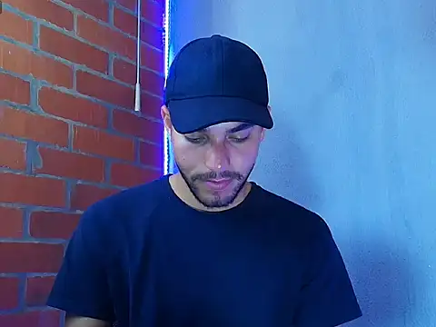 Snapshot of Leandro_valenzuela chatting on 11/12/25, 06:41 Leandro valenzuela online show from 11/12/25, 06:41