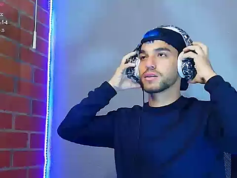 Snapshot of Leandro_valenzuela chatting on 11/17/25, 07:47 Leandro valenzuela online show from 11/17/25, 07:47