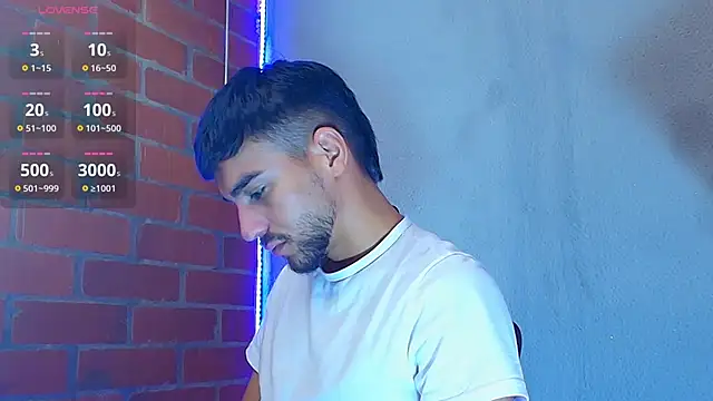 Snapshot of Leandro_valenzuela chatting on 11/24/25, 05:45 Leandro valenzuela online show from 11/24/25, 05:45