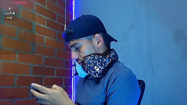 Snapshot of Leandro_valenzuela chatting on 11/28/25, 06:38 Leandro valenzuela online show from 11/28/25, 06:38