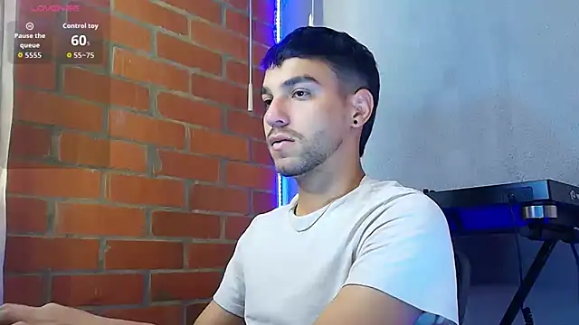 Snapshot of Leandro_valenzuela chatting on 12/13/25, 10:15 Leandro valenzuela online show from 12/13/25, 10:15