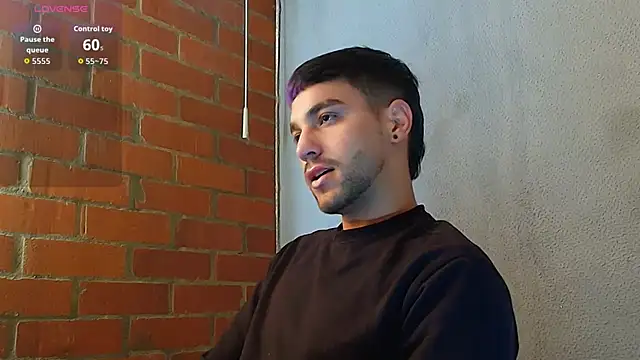 Snapshot of Leandro_valenzuela chatting on 12/14/25, 02:11 Leandro valenzuela online show from 12/14/25, 02:11