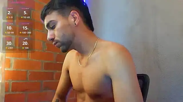 Snapshot of Leandro_valenzuela chatting on 12/15/25, 07:51 Leandro valenzuela online show from 12/15/25, 07:51